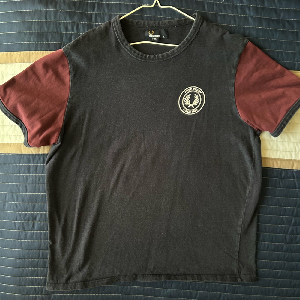 Fred Perry Navy T-Shirt size XL